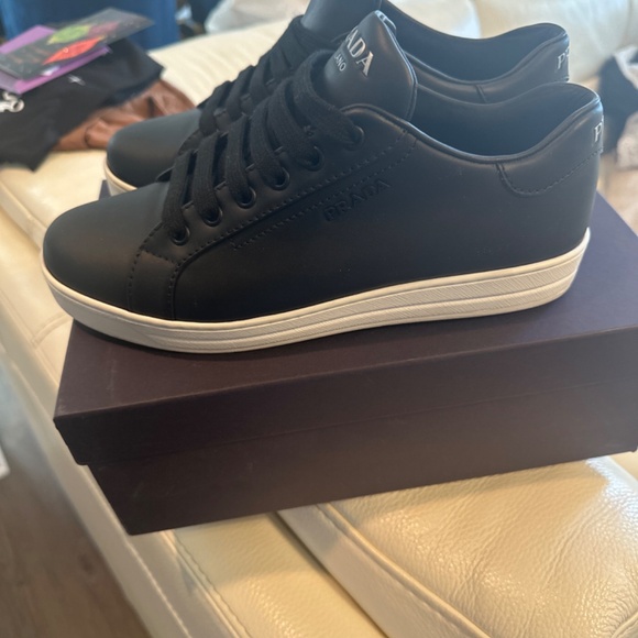 Prada sneakers size 38.5 - Picture 2 of 4
